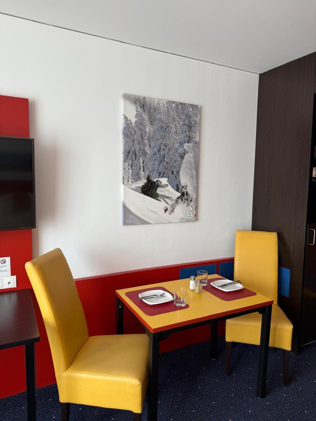 Stay2Munich Hotel & Serviced Apartments Brunnthal Extérieur photo